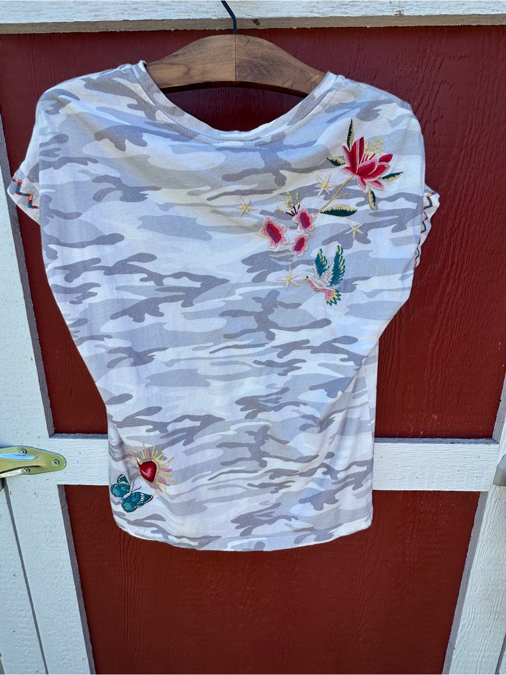 Johnny Was camo tee with embroidered pink and gold floral patch. XS, Runs large! - Picture 3 of 10